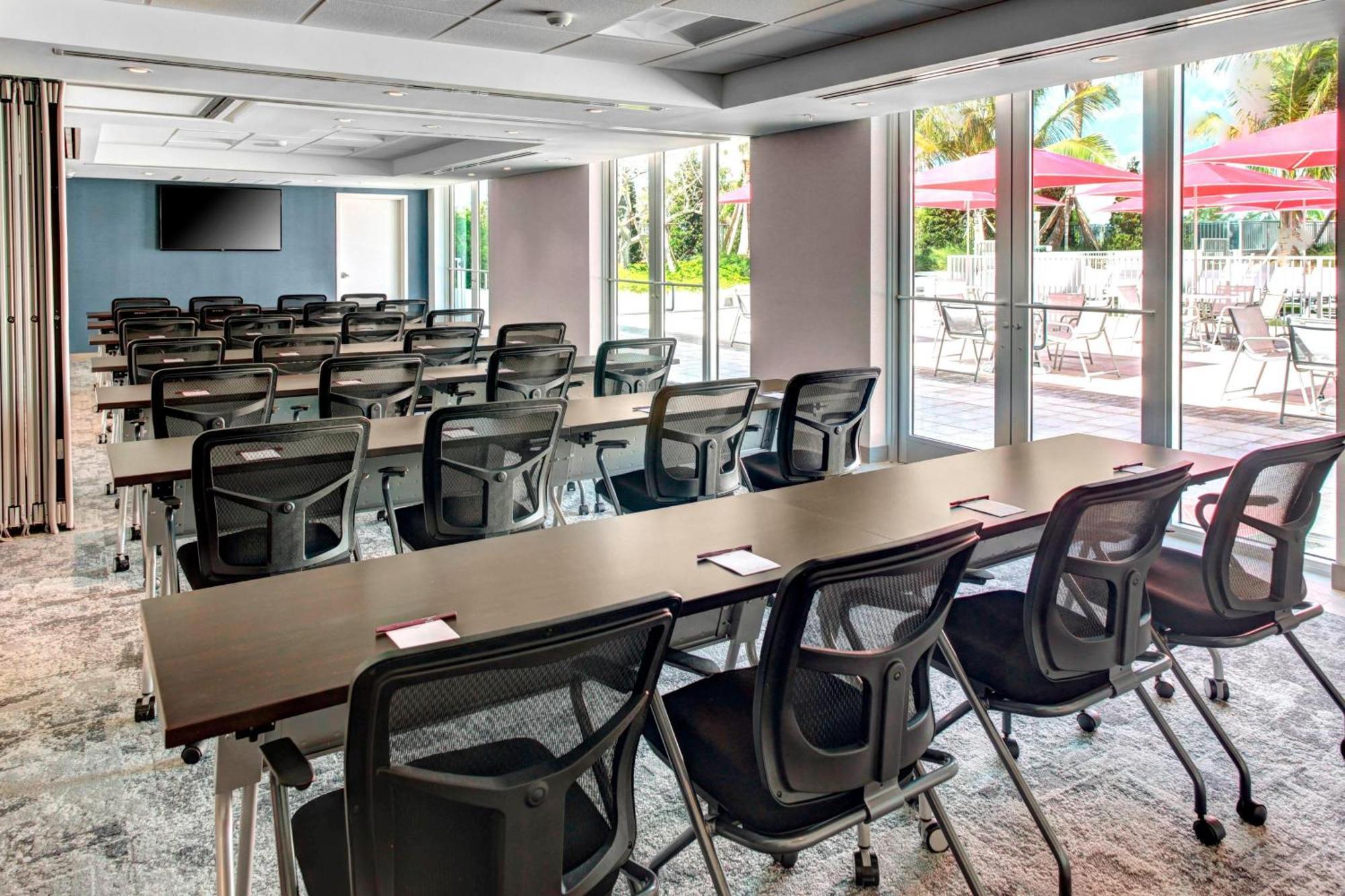 Residence Inn By Marriott Miami Beach Surfside Exterior photo