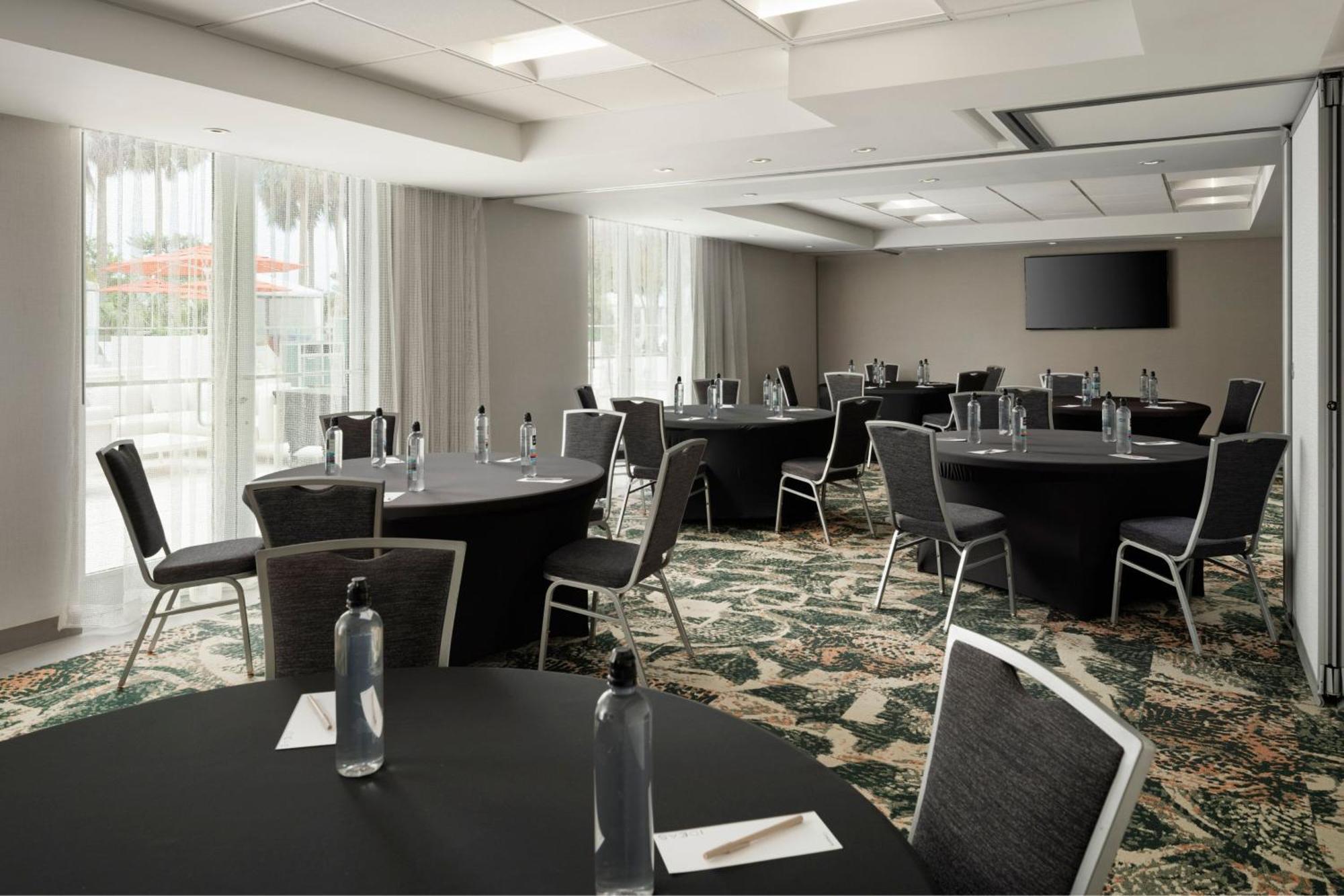 Residence Inn By Marriott Miami Beach Surfside Exterior photo